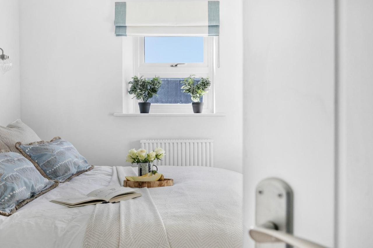 The Seaview Suites At The Corbyn Apartments 托基 外观 照片