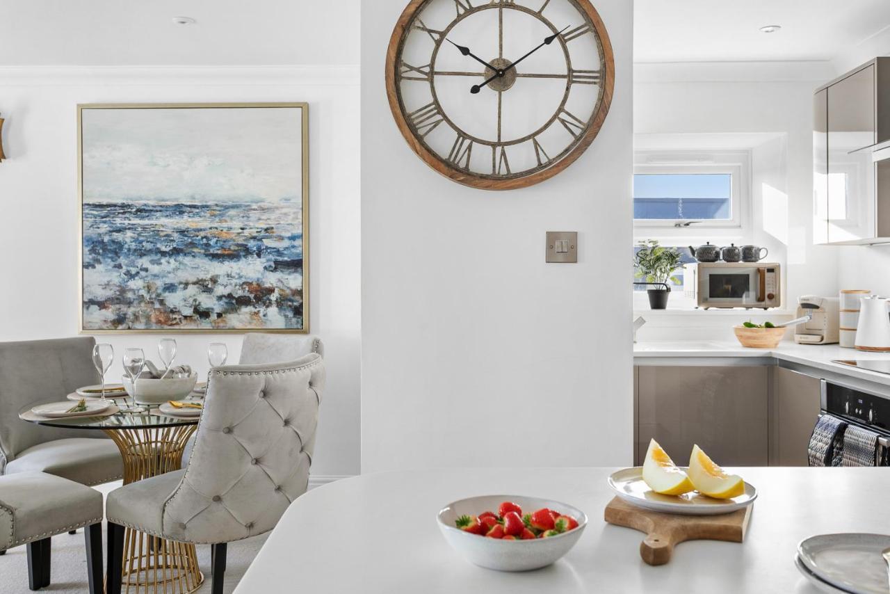 The Seaview Suites At The Corbyn Apartments 托基 外观 照片